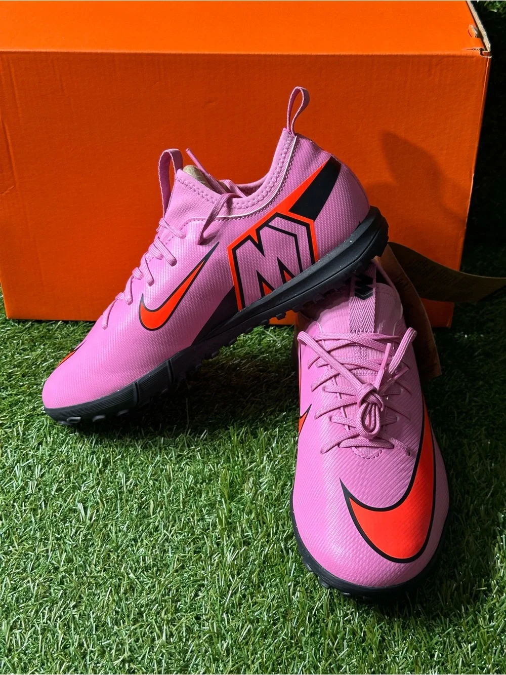 NIKE JR ZOOM VAPOR 16 ACADEMY TF SOCCER TURF , SIZES 5Y AND 6Y BIG KIDS B
